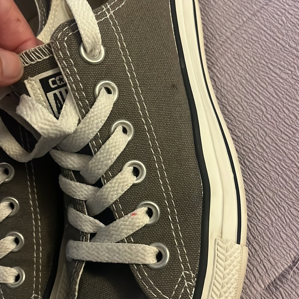Women’s converse low top EUC size 7 - Picture 3 of 5